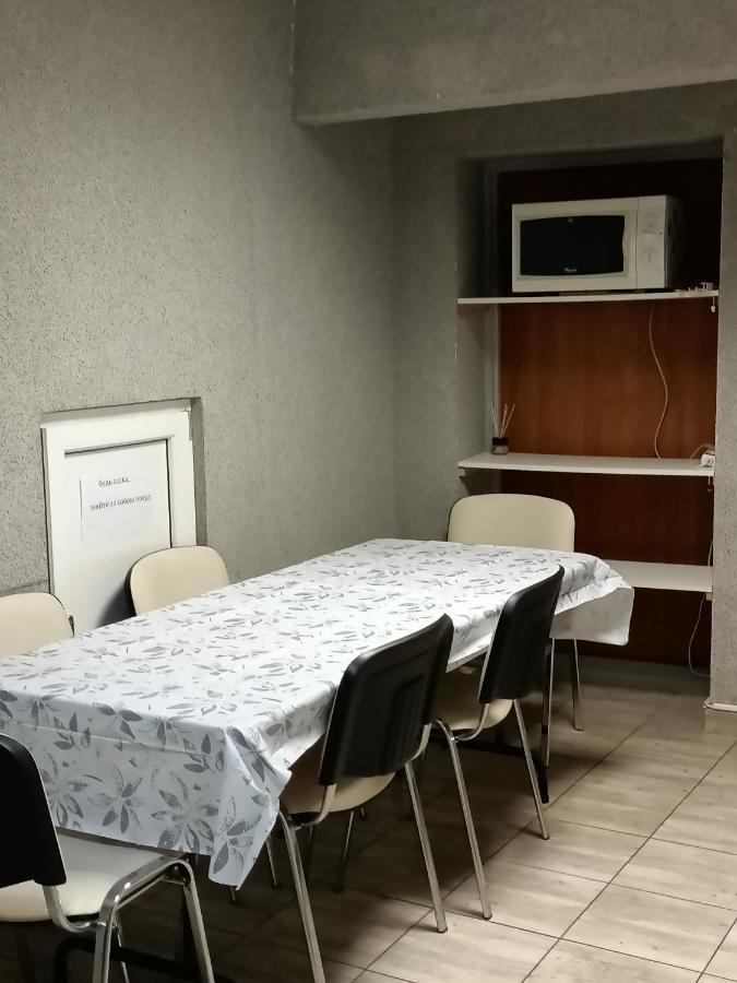 Pokoje Pod Swierkiem Swarzędz Esterno foto
