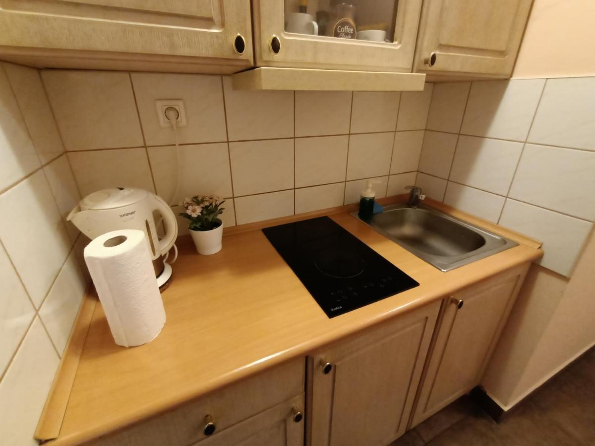 Pokoje Pod Swierkiem Swarzędz Esterno foto