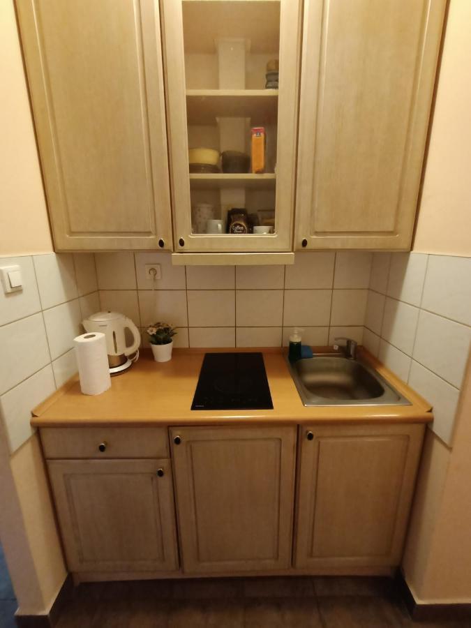 Pokoje Pod Swierkiem Swarzędz Esterno foto
