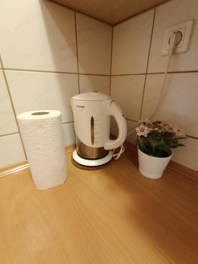Pokoje Pod Swierkiem Swarzędz Esterno foto